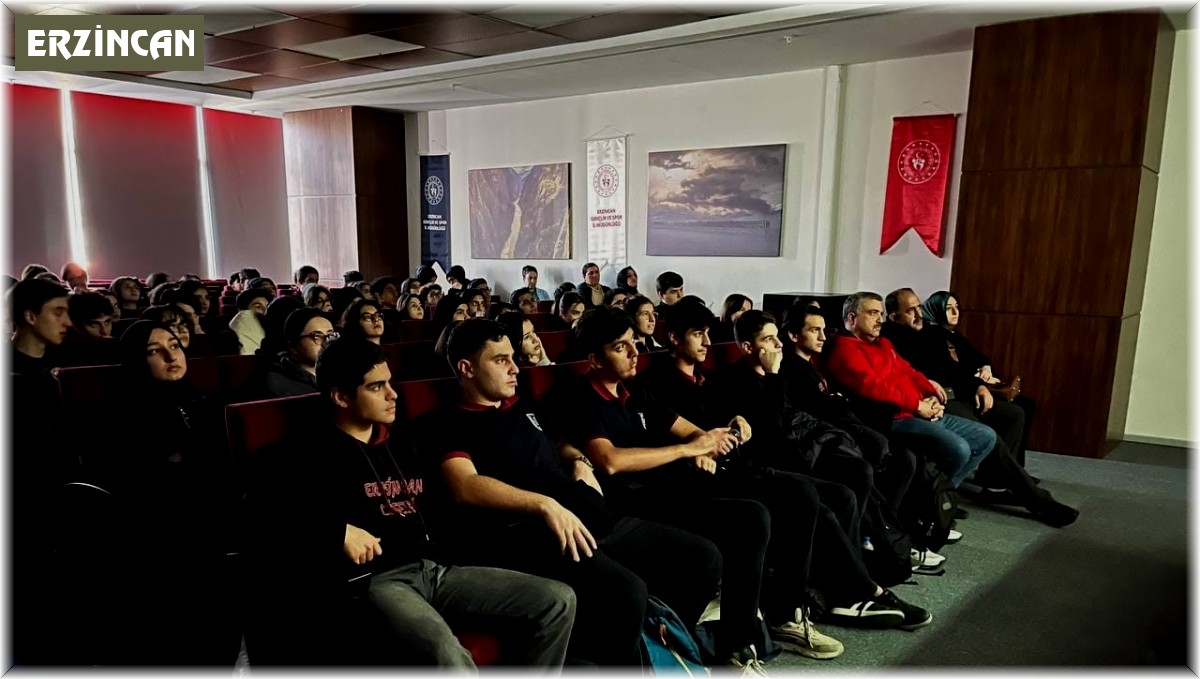 "Sadık Ahmet" filmi Erzincan'da gençlerle buluştu