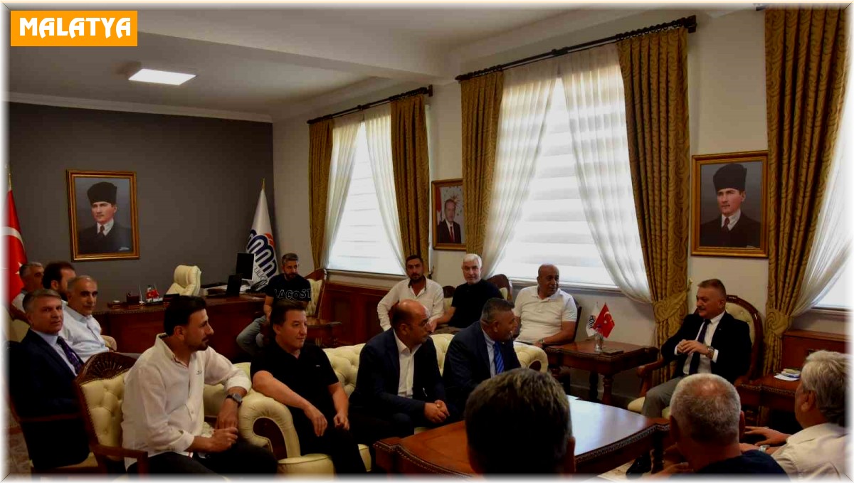 Sadıkoğlu, Vali Yazıcı'yı şehrin ticareti ve sanayisi hakkında bilgilendirdi