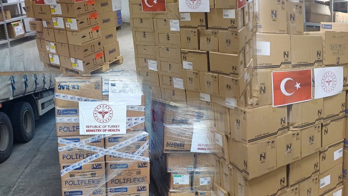 Sağlık Bakanlığı’ndan İran’a 3 tır tıbbi yardım: Ventilatör, ultrason ve röntgen cihazları yolda