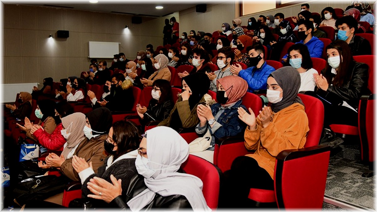 Sağlık Bilimleri Fakültesi ilk öğrencileriyle yeni döneme merhaba dedi