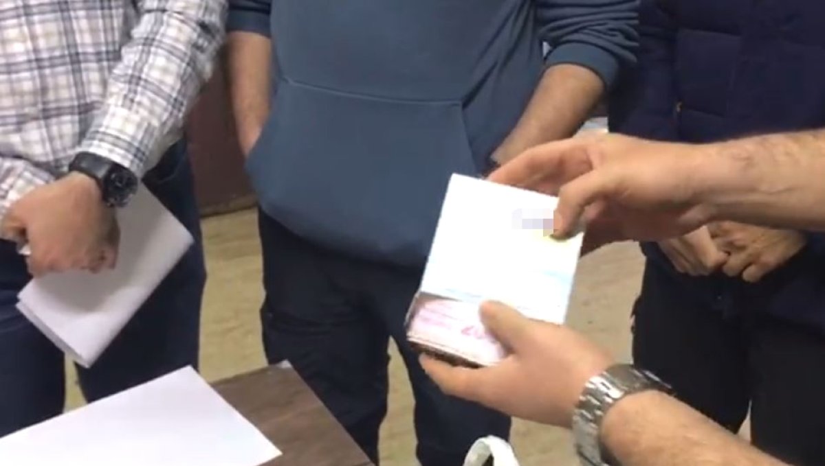 Sağlık çalışanı bulduğu parayı hasta yakınlarına teslim etti