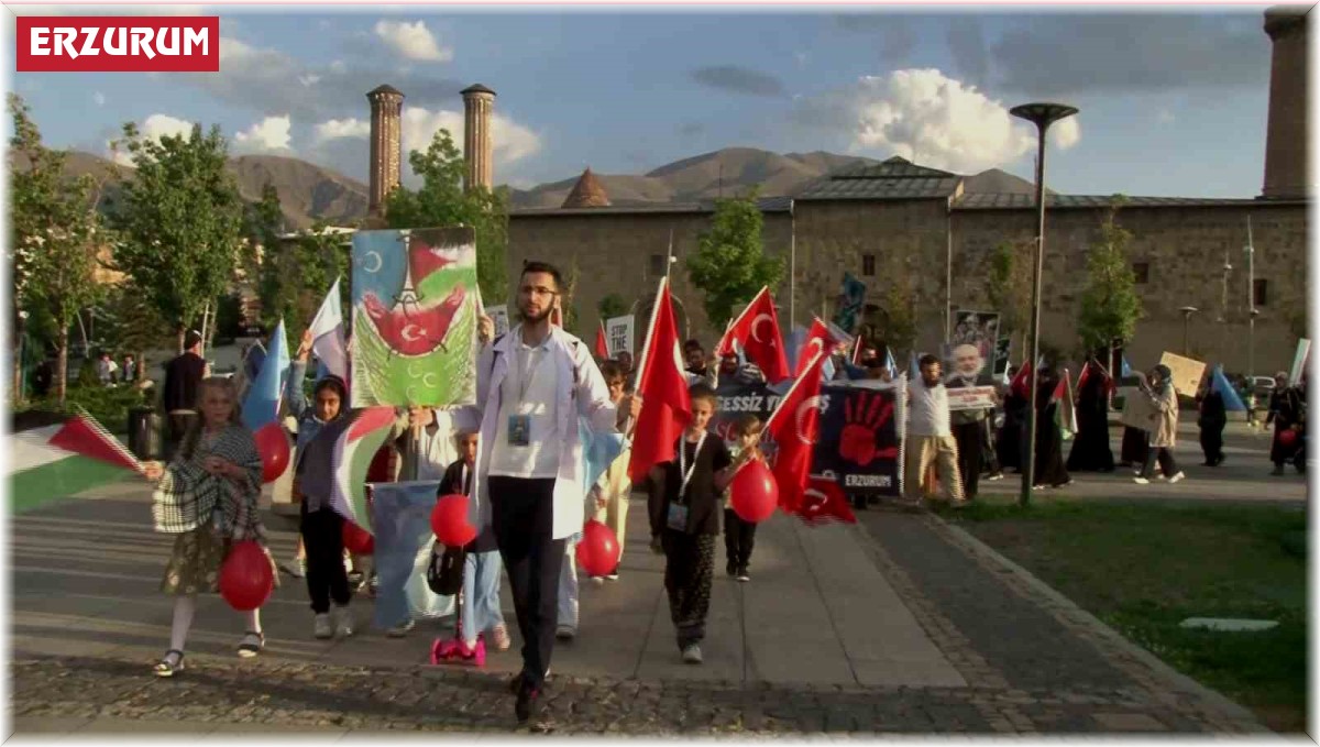 Sağlık çalışanları Erzurum'da İsrail'i protesto etti