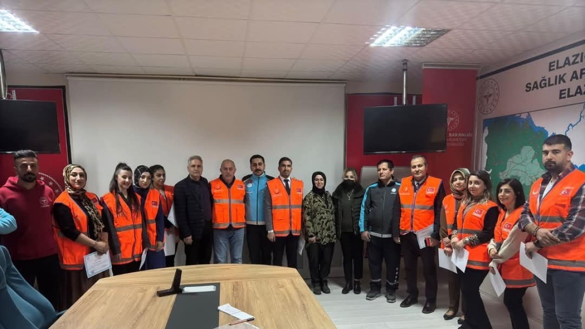 Sağlık çalışanlarına Hastane Afet ve Acil Durum Planlaması eğitimi