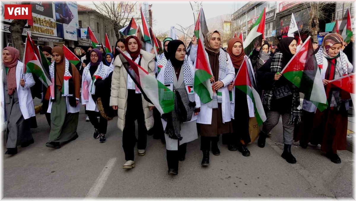 Sağlık çalışanlarından Filistin için 'sessiz yürüyüş'