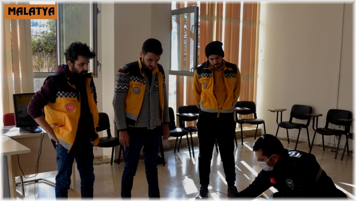 Sağlık personeline adli vakalarda "delillere yaklaşım" eğitimi