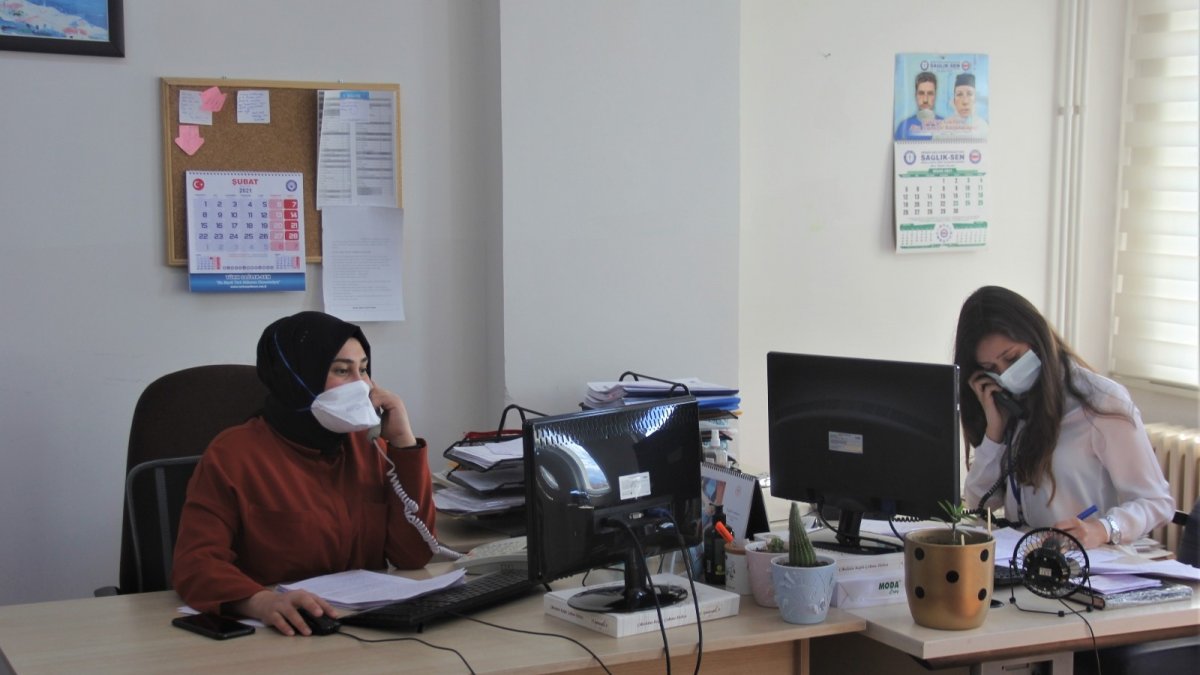 Sağlık savaşçıları "Psikososyal Destek Hatları" ile her alanda vatandaşın yanında oluyor