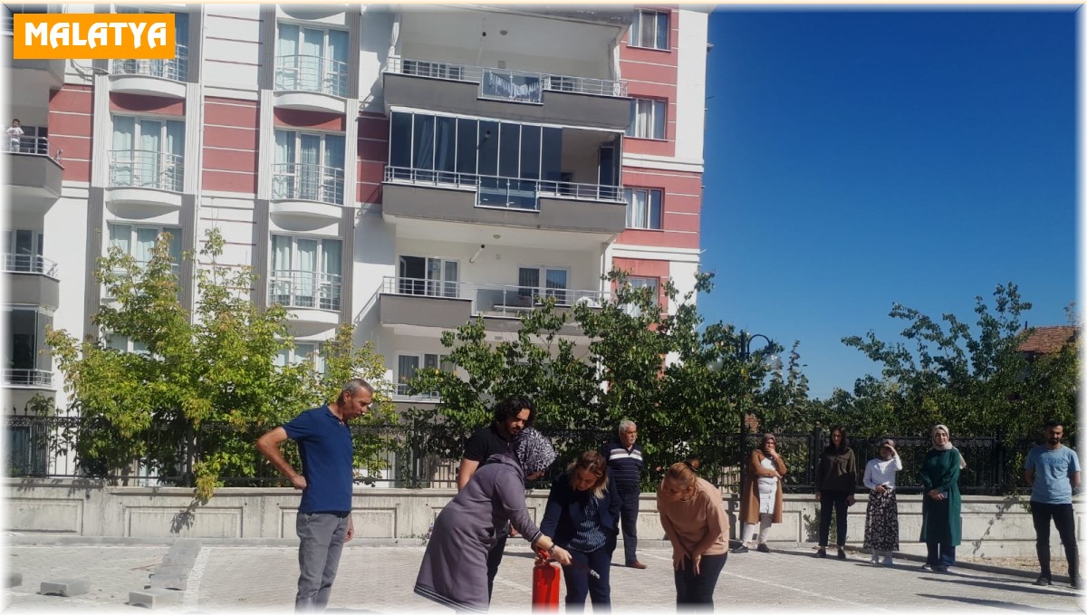 Sağlıkçılara yönelik acil durum eğitimleri devam ediyor