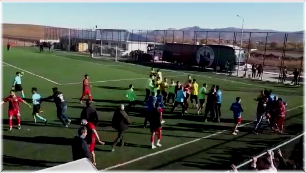 Saha karıştı, 4 sporcu yaralandı