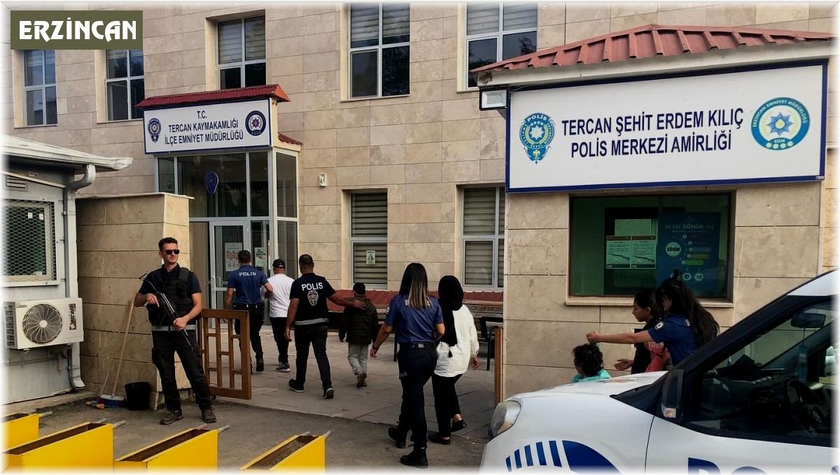 Sahte İran pasaportlu 5 kişi yakalandı