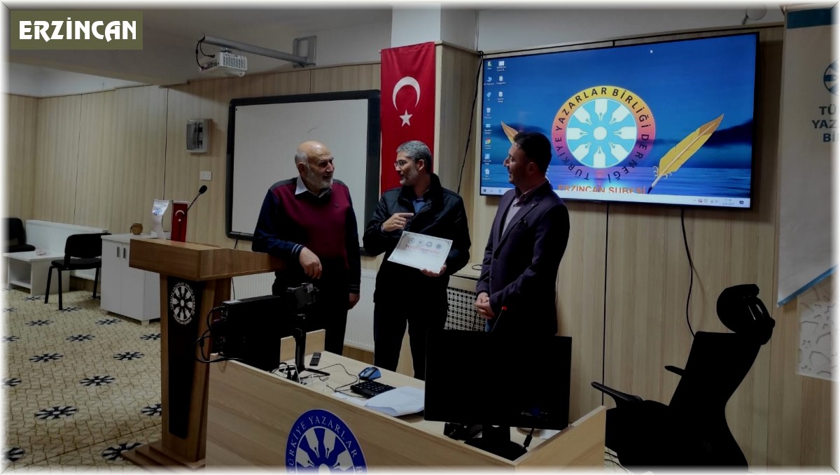 Şair Üstün; "Şiir şuurun yansımasıdır"