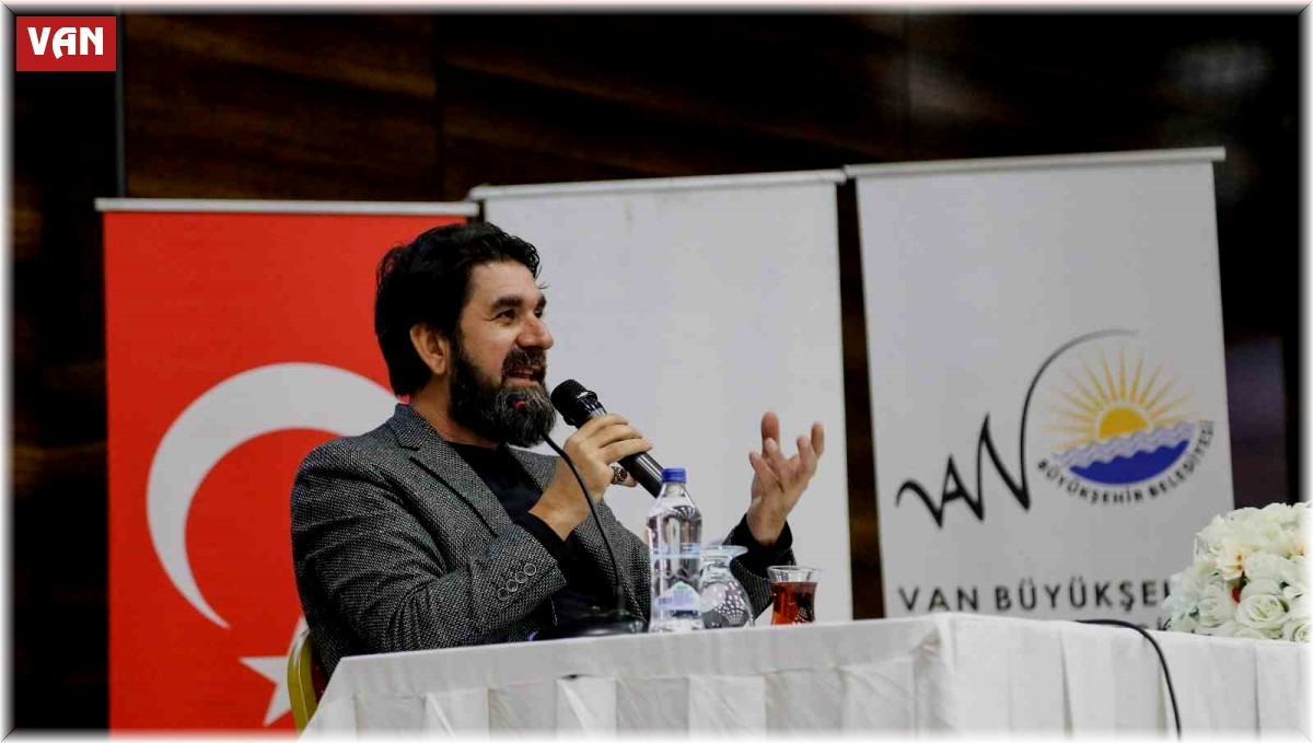 Şair ve yazar Serdar Tuncer Van'da söyleşi düzenledi