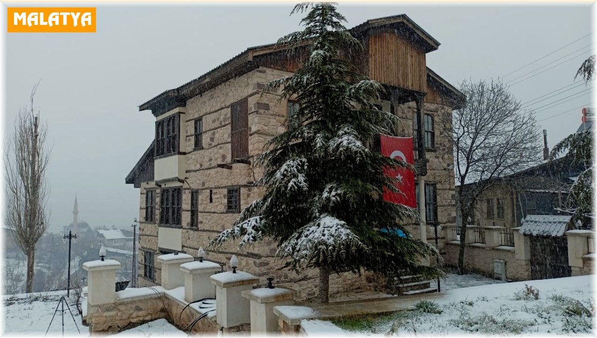 Sakin şehir Arapgir beyaza büründü, kartpostallık görüntüler ortaya çıktı