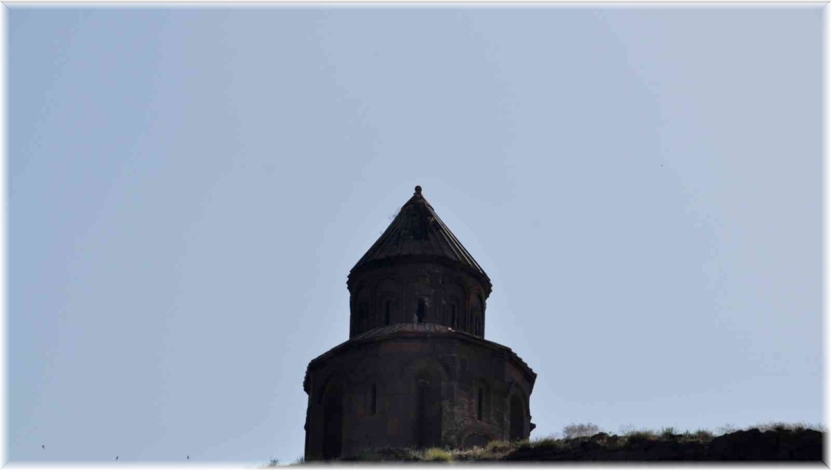 Saklı kent Ani görenleri büyülüyor