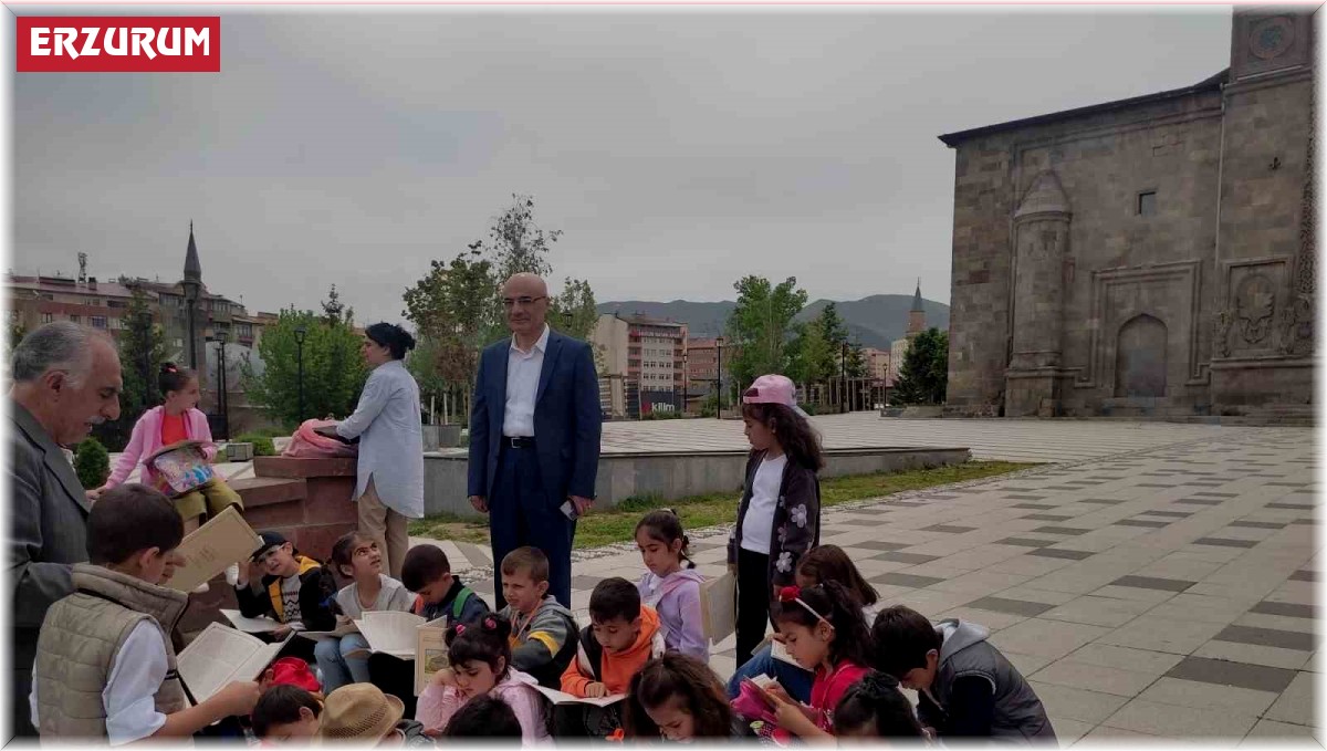 Saltuklu Hoca, miniklere Saltuklu eserlerini tanıttı