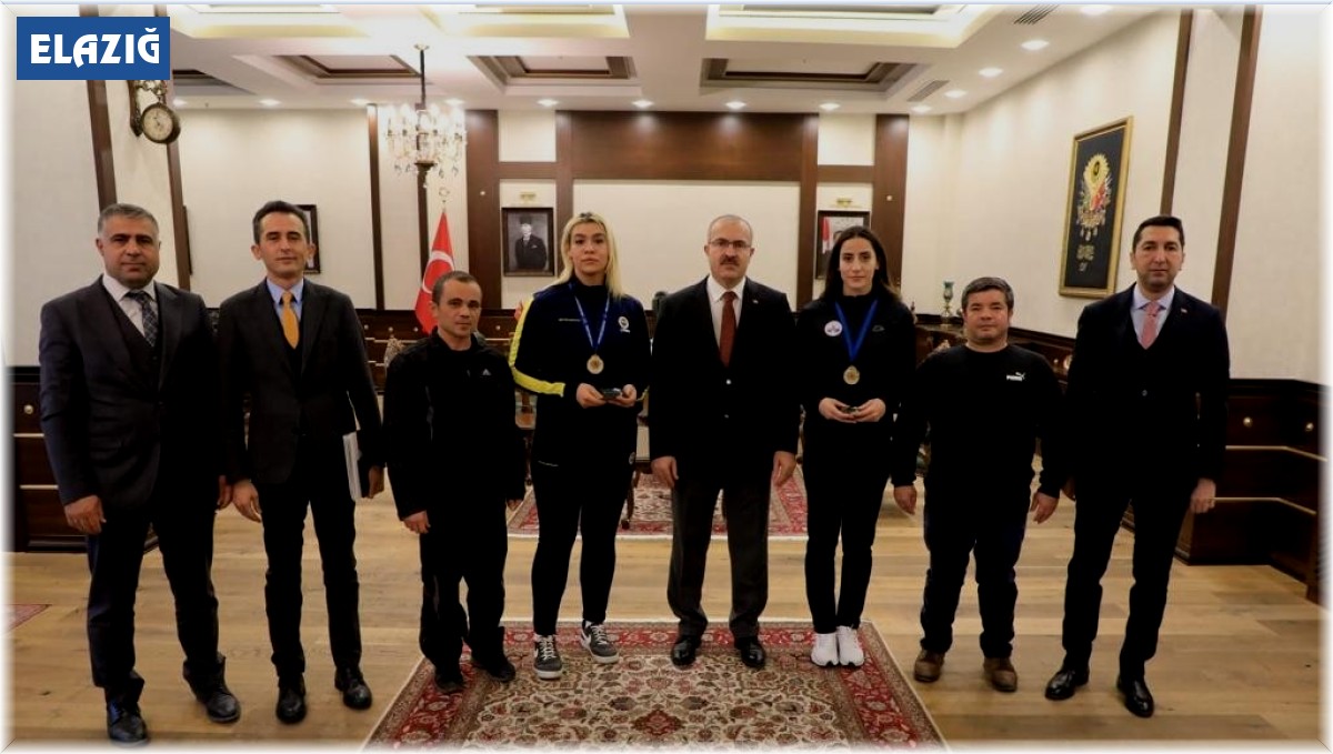 Şampiyon boksörler Elazığ'da