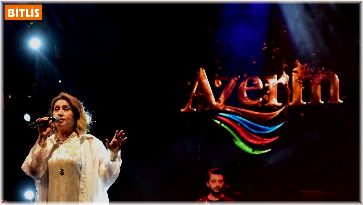 Sanatçı Azerin, Ahlatlılara unutulmaz bir gece yaşattı