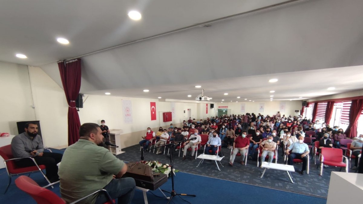 Sanatçı Sedat Anar gençlerle buluştu