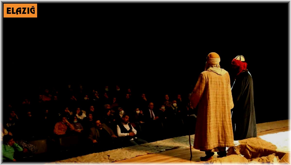 Sanatseverlerden 'Yunus Emre' tiyatro oyununa büyük ilgi