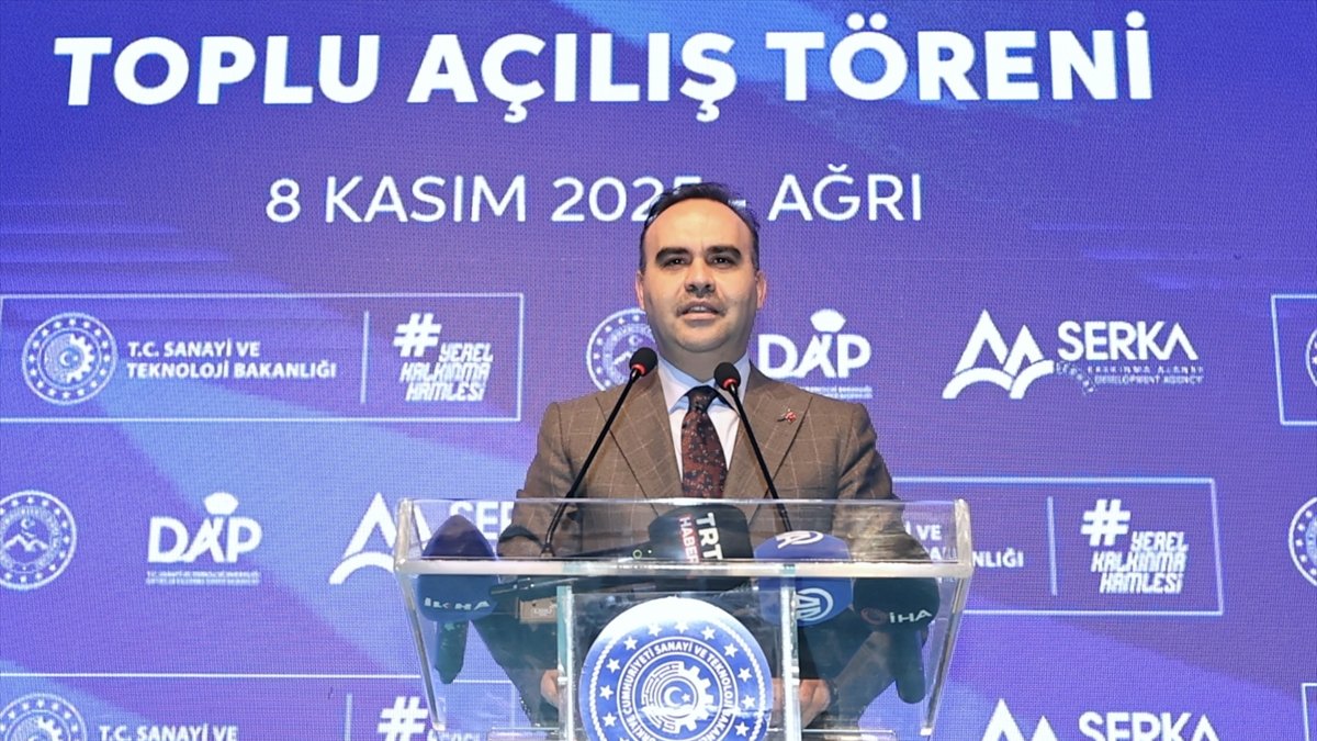 Sanayi ve Teknoloji Bakanı Kacır, Ağrı'daki toplu açılış töreninde konuştu: