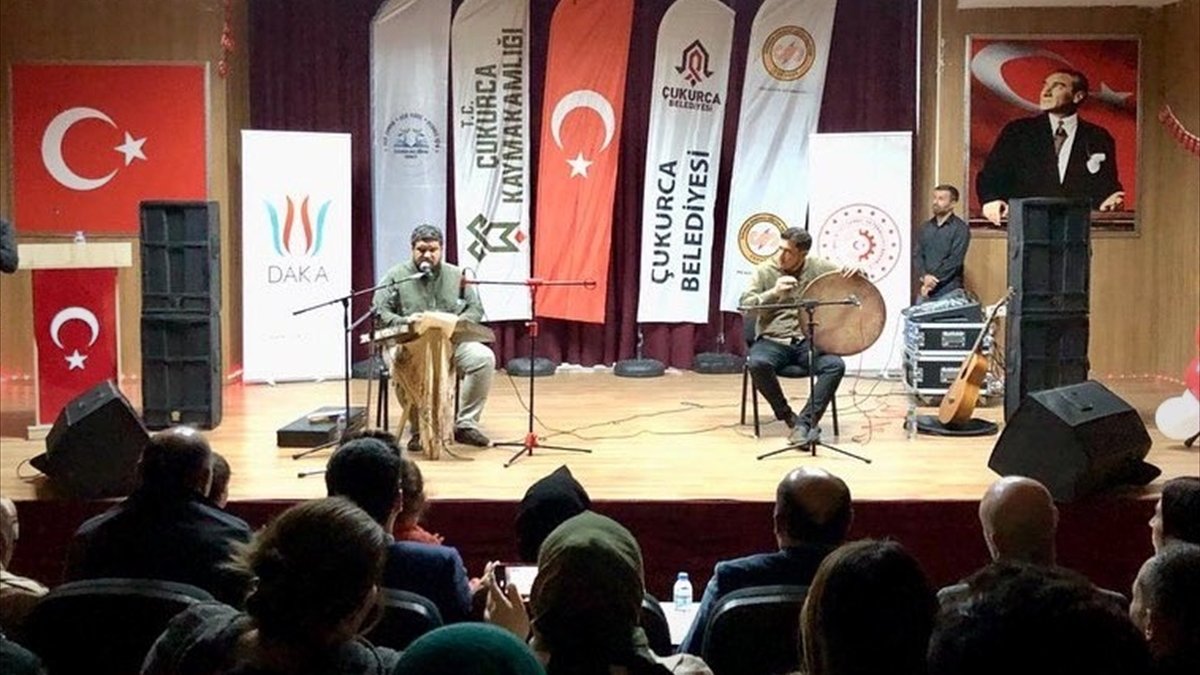Santur sanatçısı Sedat Anar, Çukurca'da konser verdi