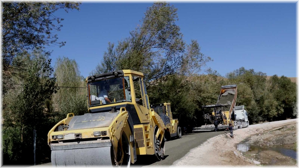 Saray'da 16 kilometrelik beton yol yapımı