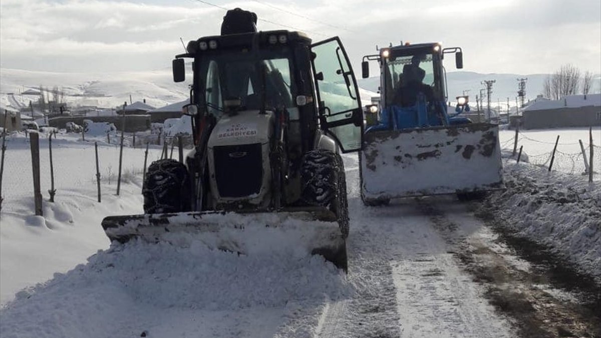 Saray'da karla mücadele çalışmaları