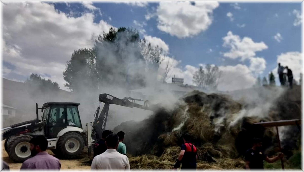Saray'da samanlık yangını
