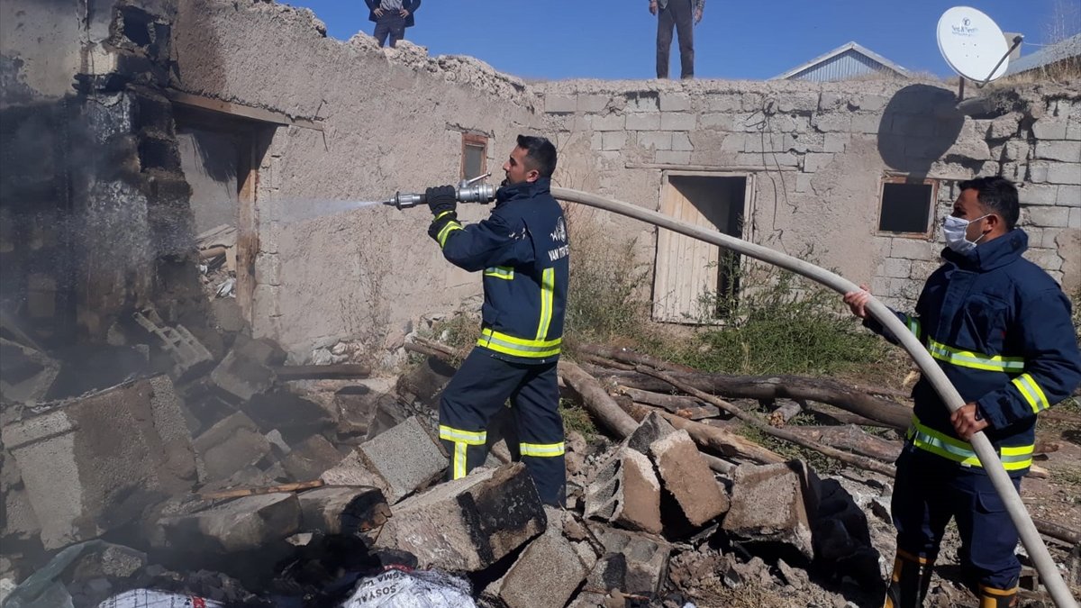 Saray'da tandır evinde çıkan yangın kontrol altına alındı