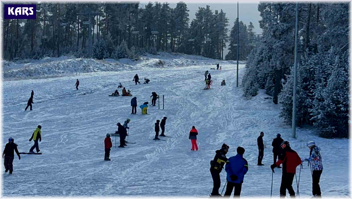 Sarıkamış Kayak Merkezi doldu taştı