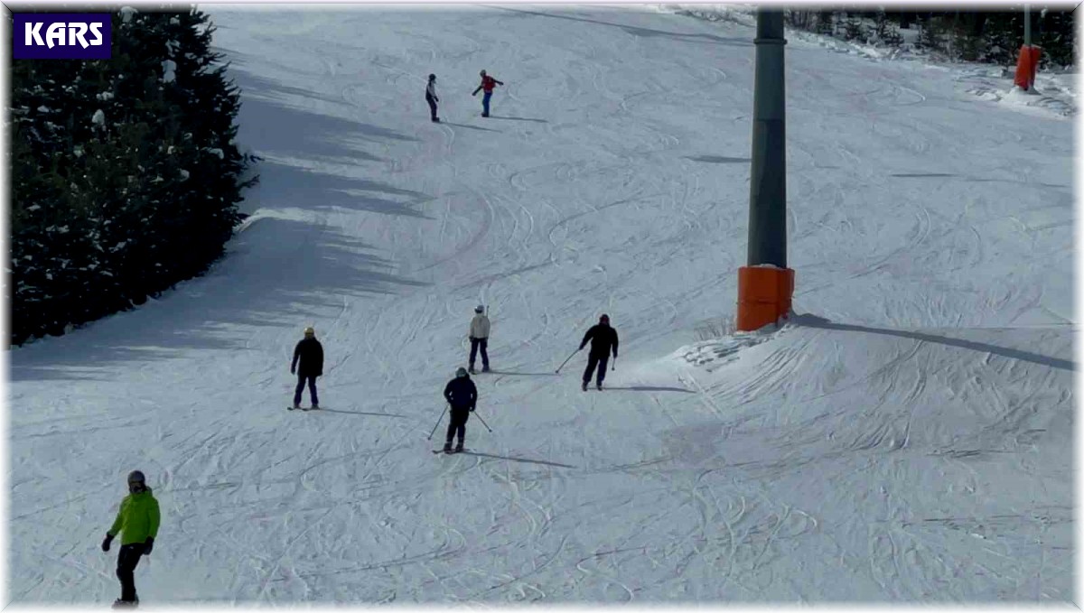 Sarıkamış Kayak Merkezi doldu taştı