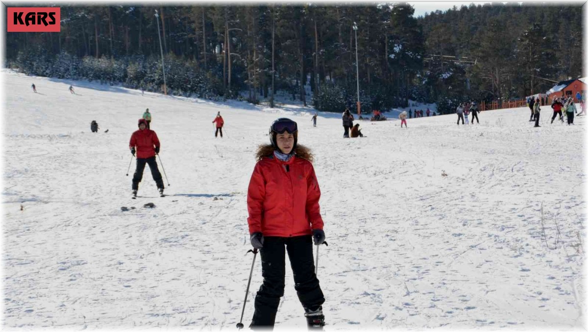 Sarıkamış Kayak Merkezine yoğun ilgi