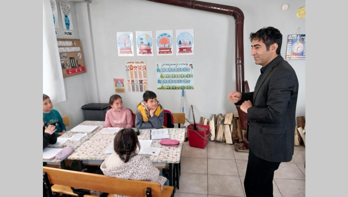 Sarıkamış Kaymakamı Aslantatar, öğrencilerle buluştu