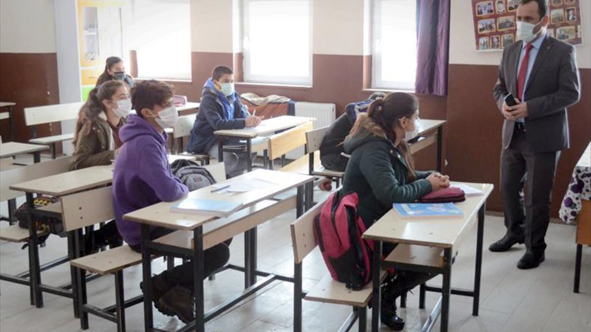 Sarıkamış Milli Eğitim Müdürü Kızılok, okulları inceledi