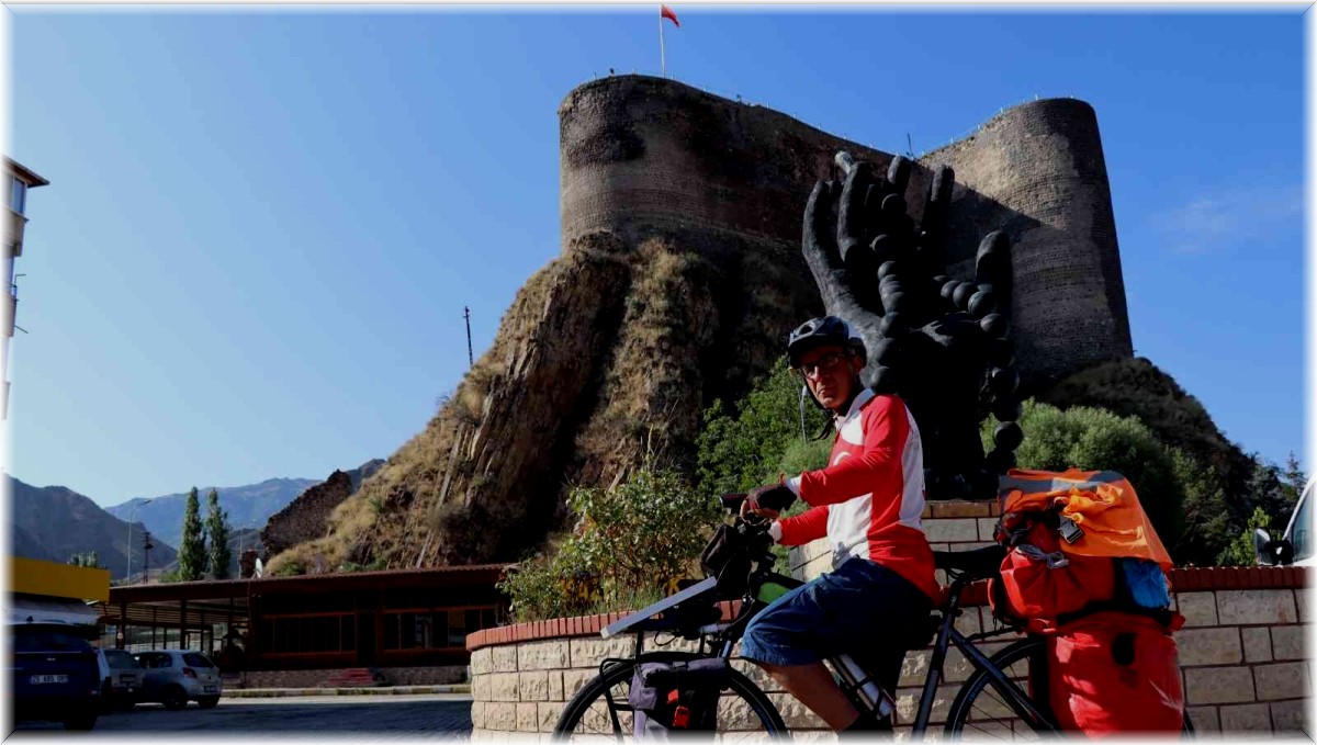 Sarıkamış Şehitleri için İzmir'den Sarıkamış'a pedal çevirdi