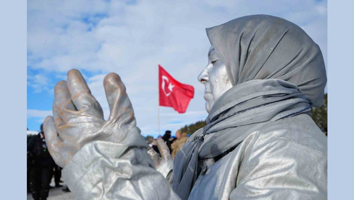 Sarıkamış'ta binler "Bu toprakta izin var" diyerek şehitlerin izinde yürüdü