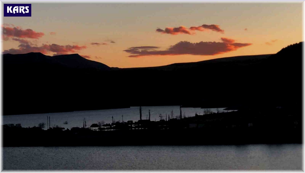 Sarıkamış'ta bulutlar kızıla büründü