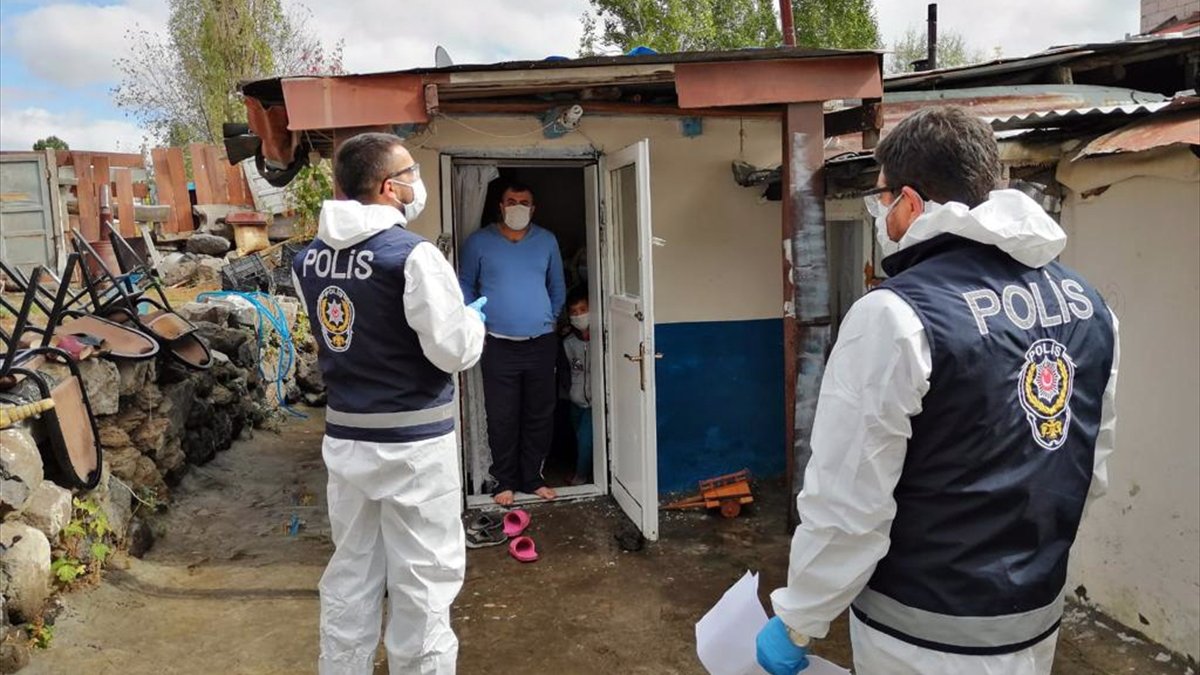 Sarıkamış'ta filyasyon ekibine destek amacıyla polislerden özel denetim ekibi kuruldu