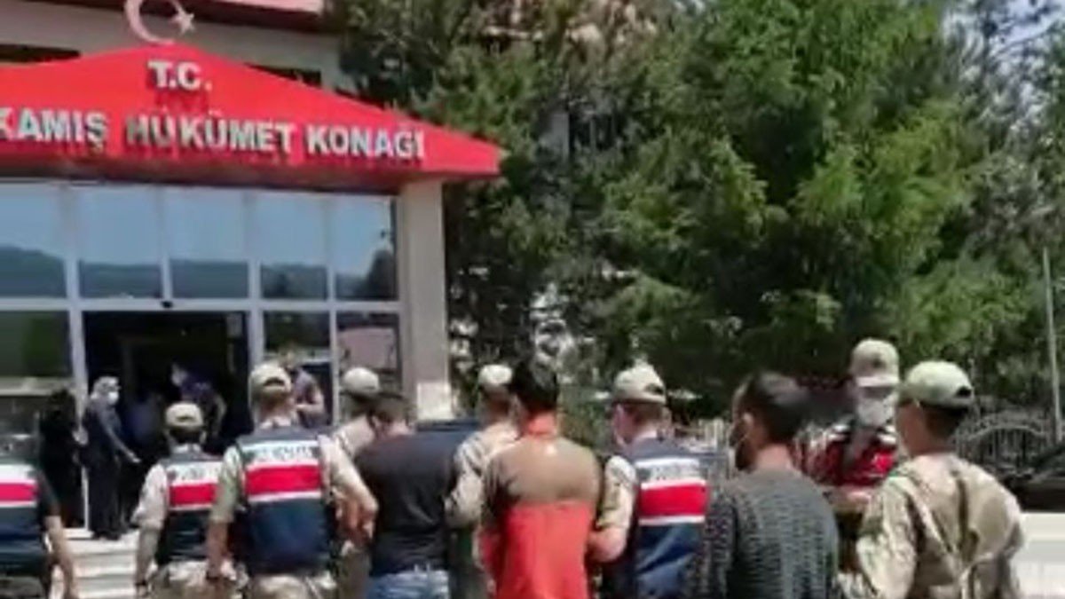 Sarıkamış'ta hırsızlar son işlerinde jandarmaya yakalandı