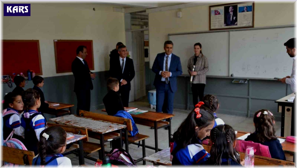 Sarıkamış'ta ilk ders zili çaldı