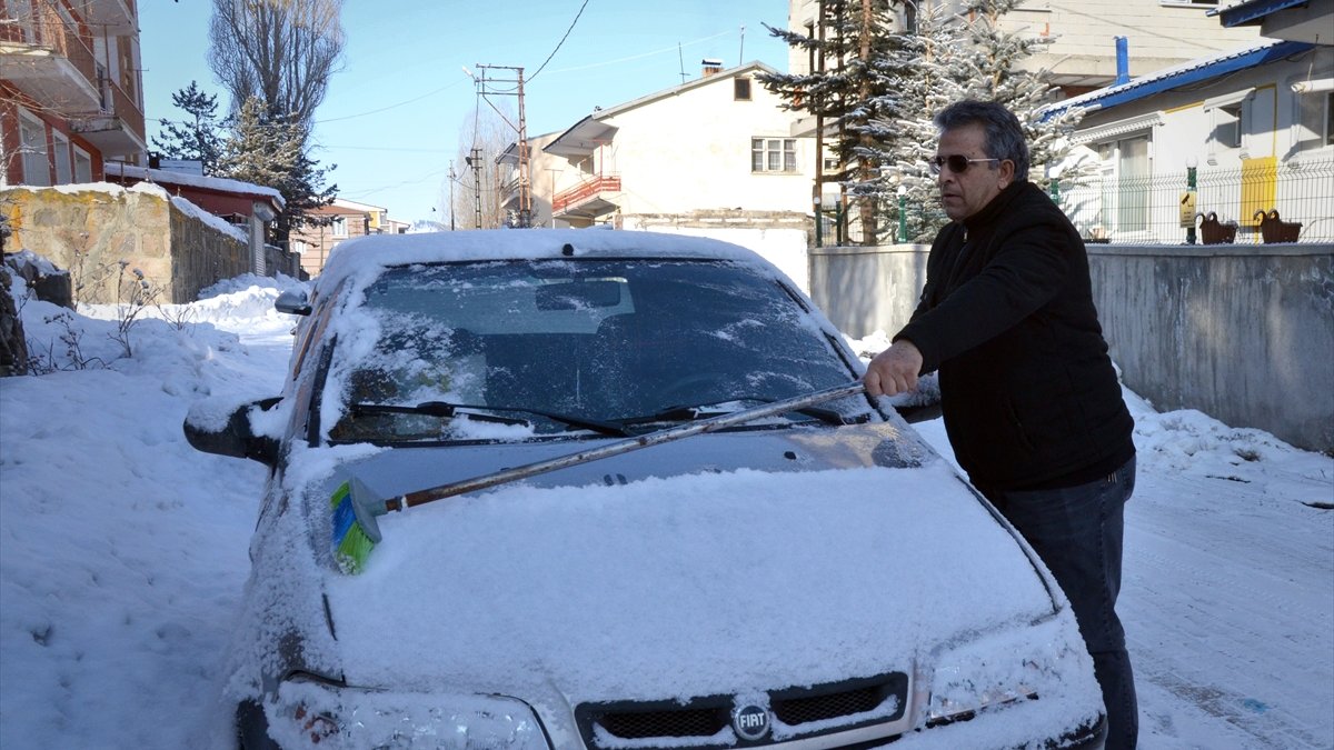 Sarıkamış'ta kar etkili oldu