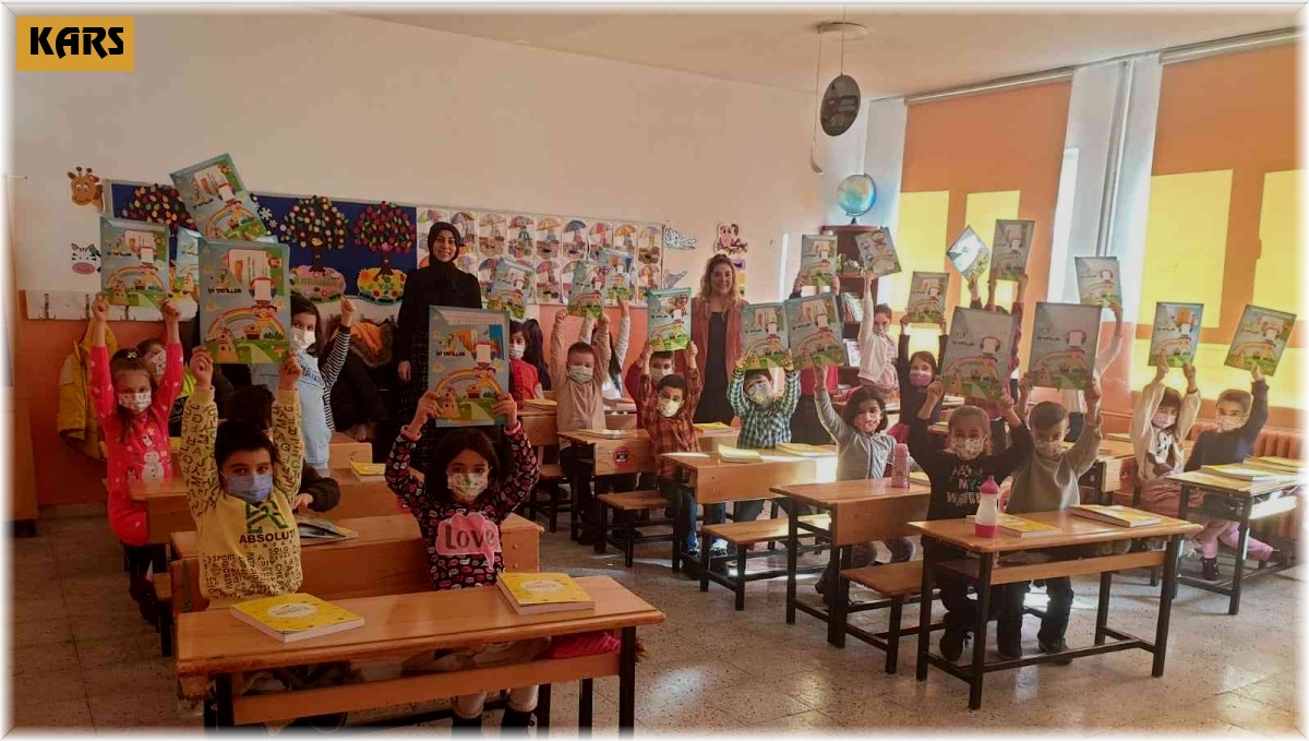 Sarıkamış'ta karne heyecanını