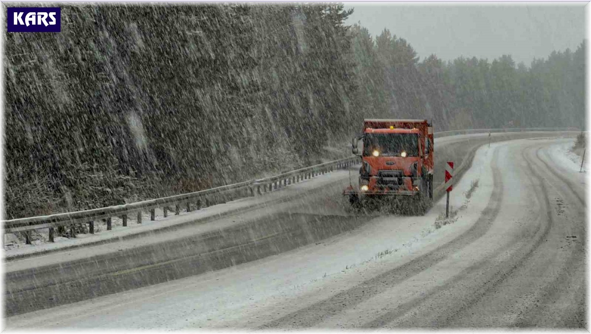 Sarıkamış'ta yoğun kar yağışı