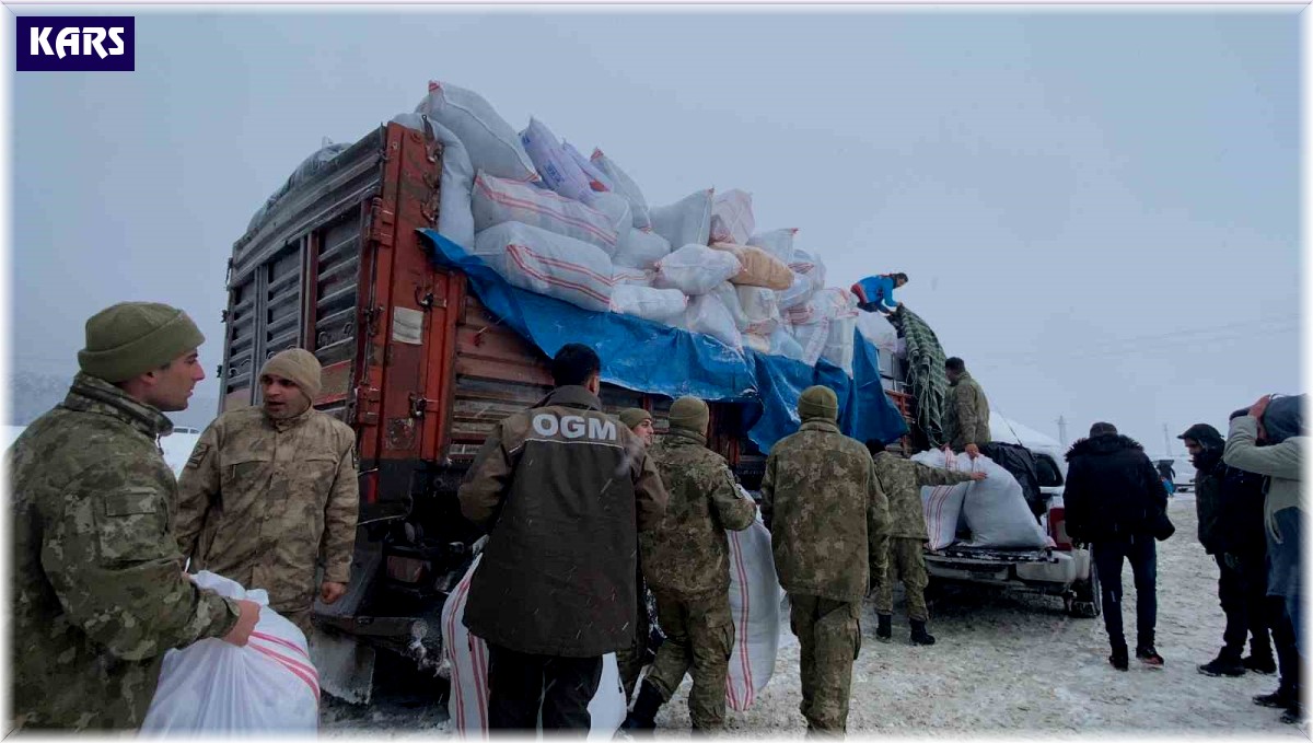 Sarıkamış'tan deprem bölgesine 2 TIR dolusu yardım yola çıktı