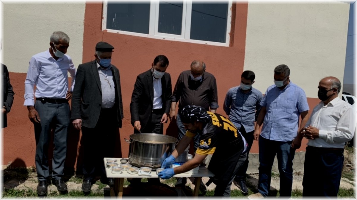 Sarıkamış’da Aşure dağıtımı