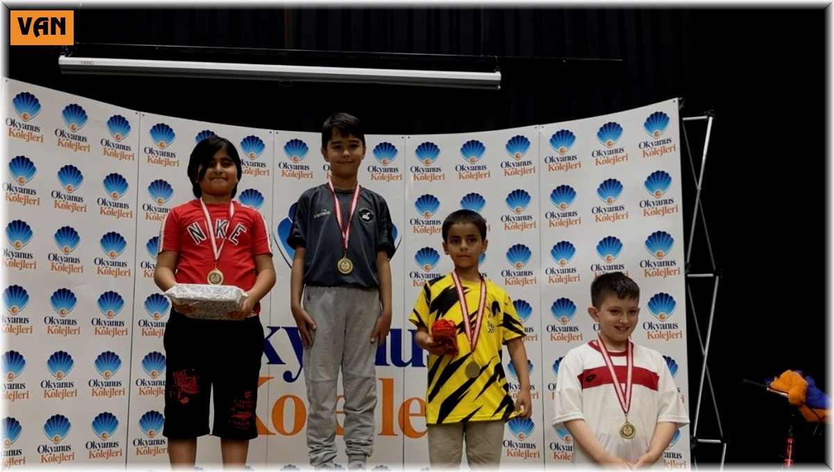 Satranç turnuvasının birincisi İpekyolu'ndan çıktı