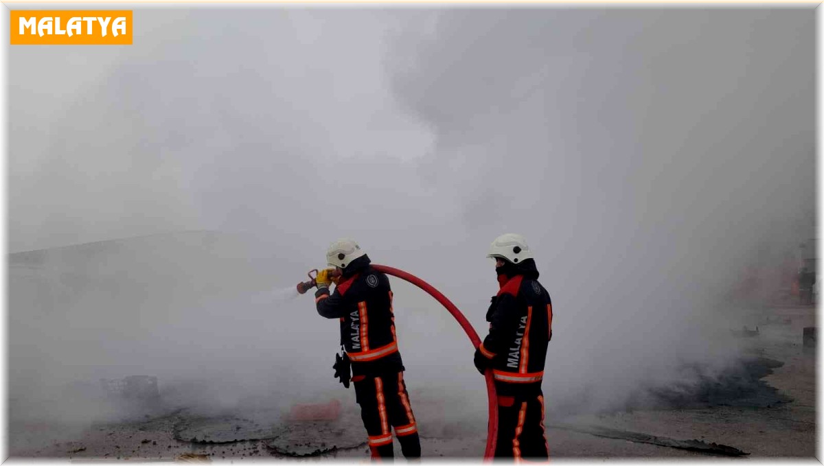 Sebze halindeki yangında alevler gökyüzünü kapladı