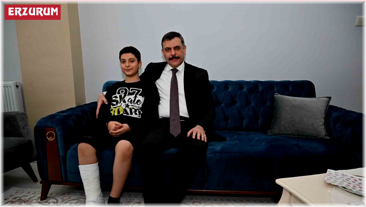 Sefa'ya sürpriz geçmiş olsun ziyareti