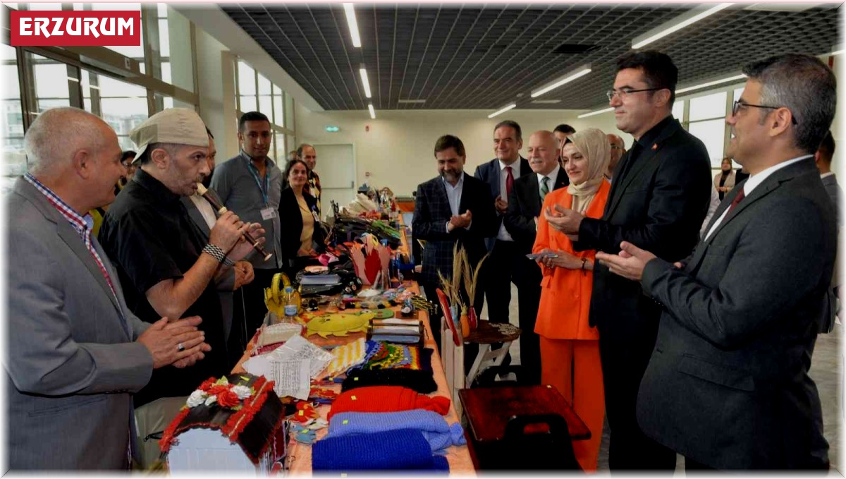 Şehir hastanesinde resim ve el sanatları sergisi