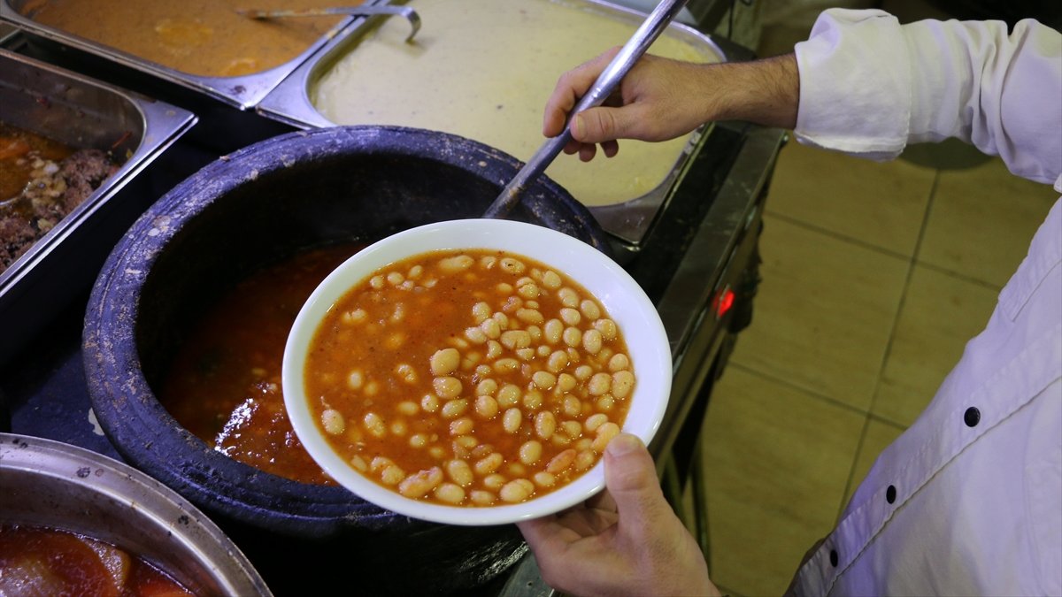 ŞEHİRLERİN LEZZET REKABETİ - Kuru fasulyede Suşehri ve İspir arasında rekabet yaşanıyor