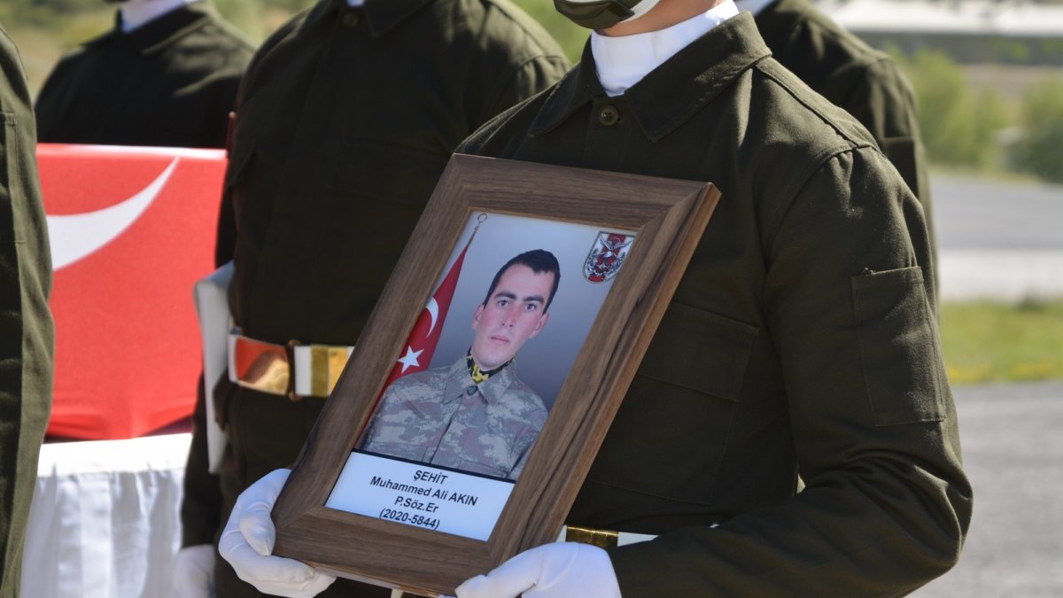 Şehit Akın için Hakkari'de tören düzenlendi